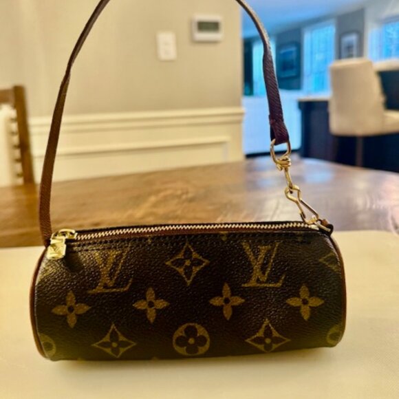 LOUIS VUITTON Monogram Pochette Papillon - Picture 2 of 8